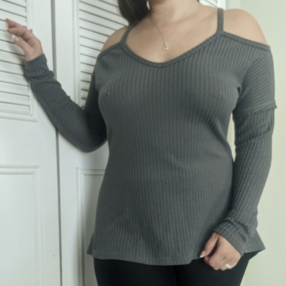 YOINS Cold Shoulder Long Sleeve Top